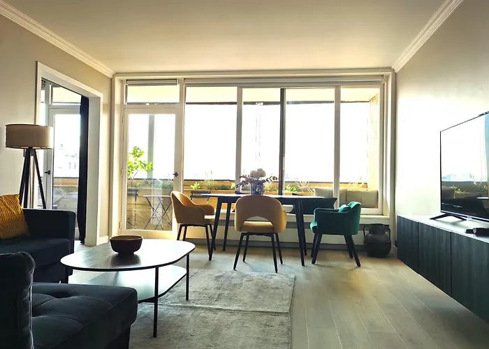 Apartment Large 55 M² ,view & Terrace *